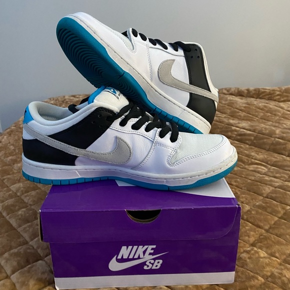 Nike SB Dunk Low “Laser Blue” - Picture 7 of 12